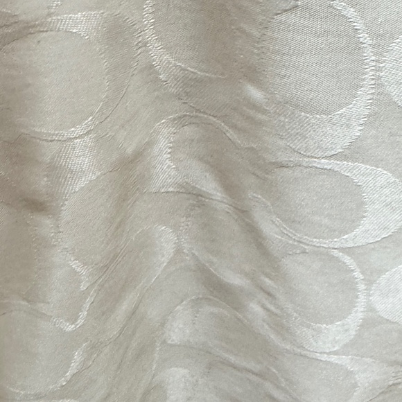 Coach - Double-Breasted White Trench Coat with Turquoise Piping and Tie Belt - Picture 4 of 7